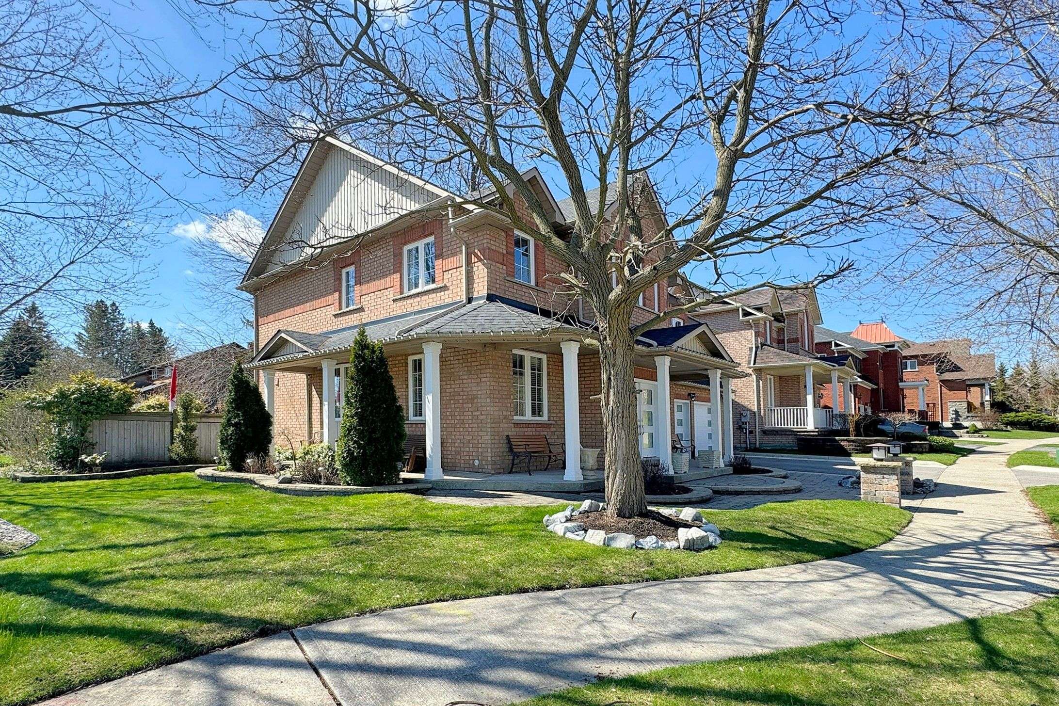 899 Voyager AVE, Pickering, ON L1V 7G2