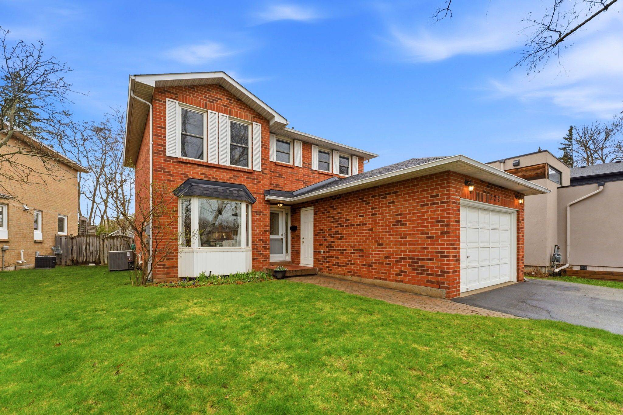 222 Riverview ST, Oakville, ON L6L 5W3