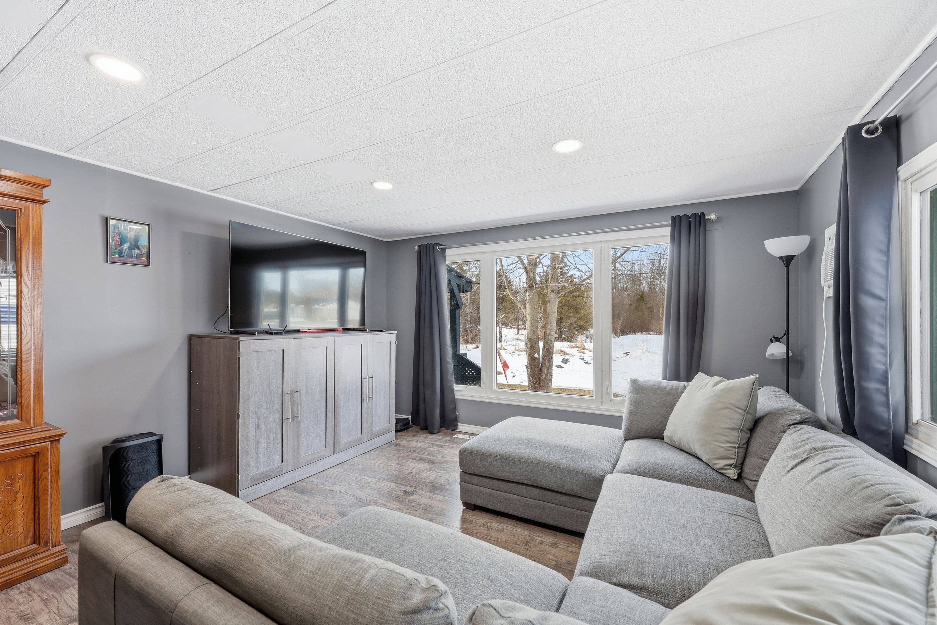 9 Patterson BLVD, Rideau Lakes, ON K0G 1E0