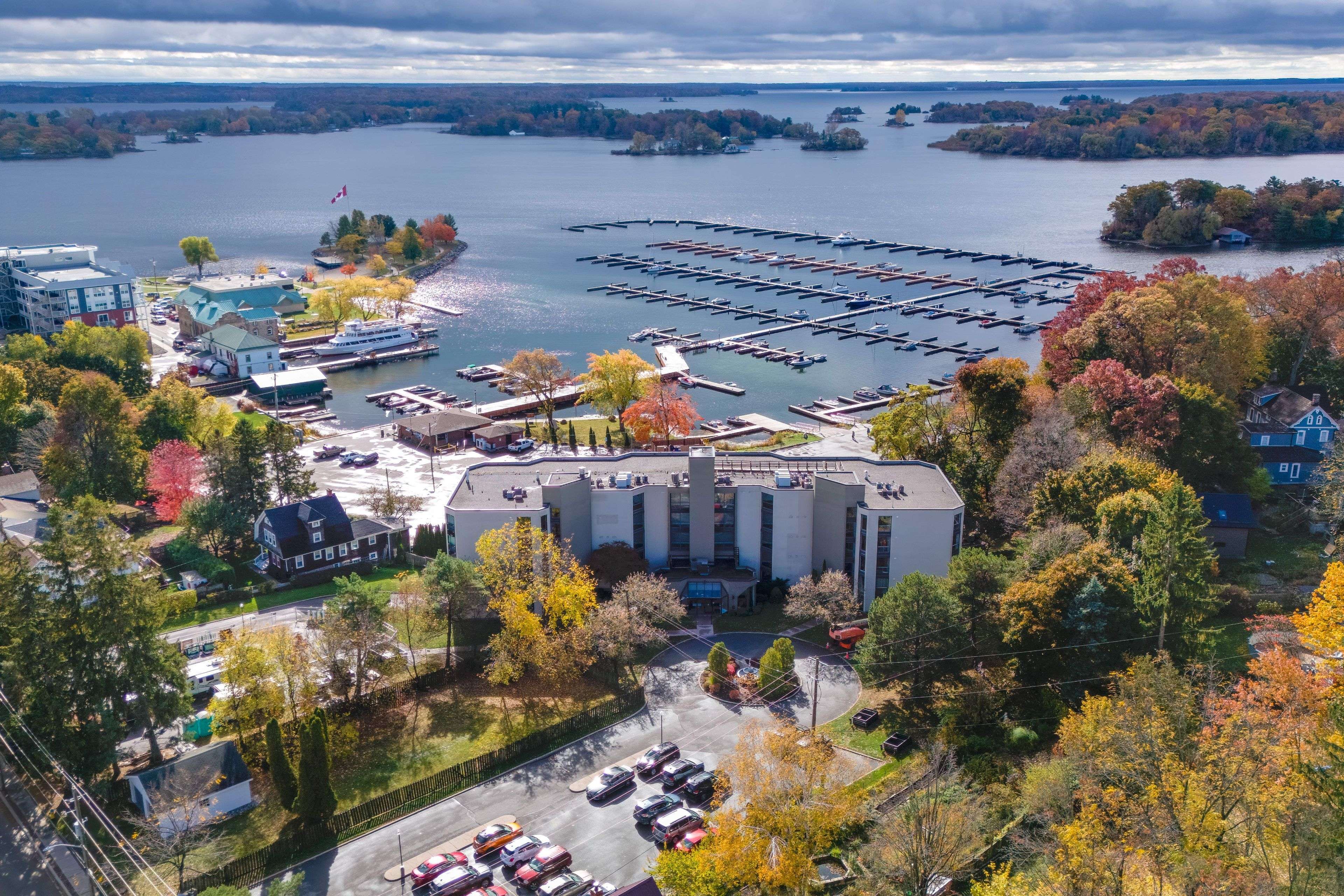 50 Market ST #302, Gananoque, ON K7G 2M3