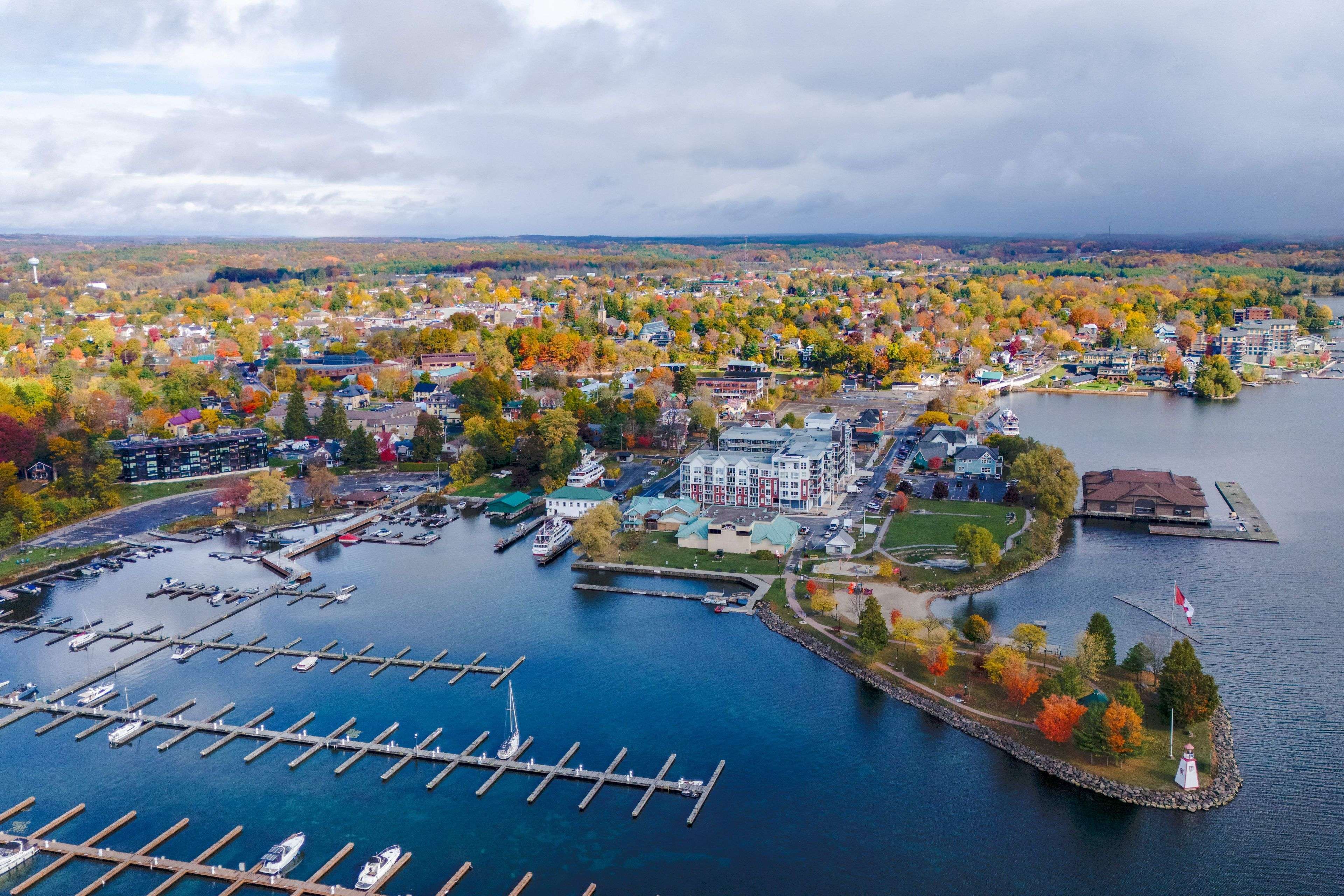 50 Market ST #302, Gananoque, ON K7G 2M3