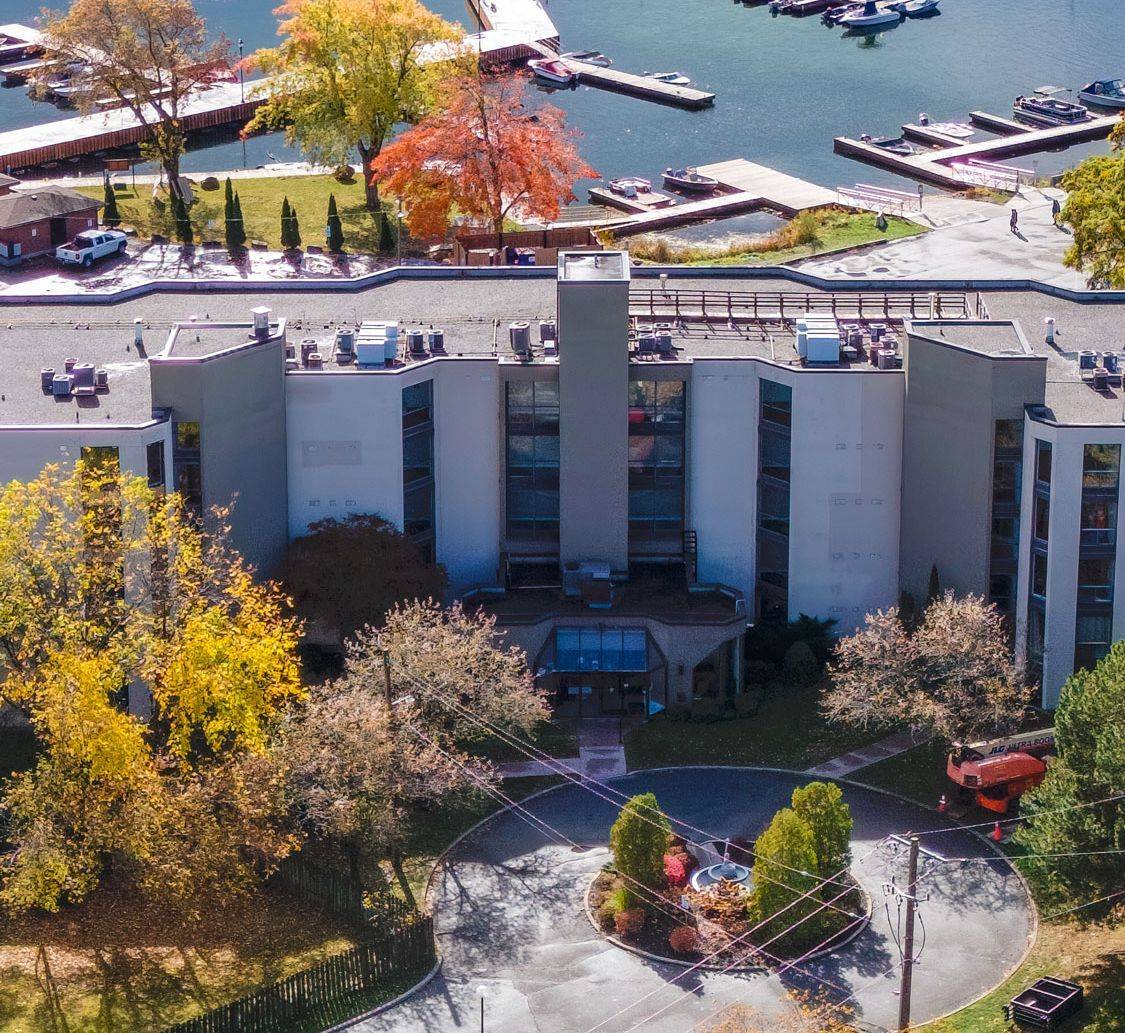 50 Market ST #302, Gananoque, ON K7G 2M3