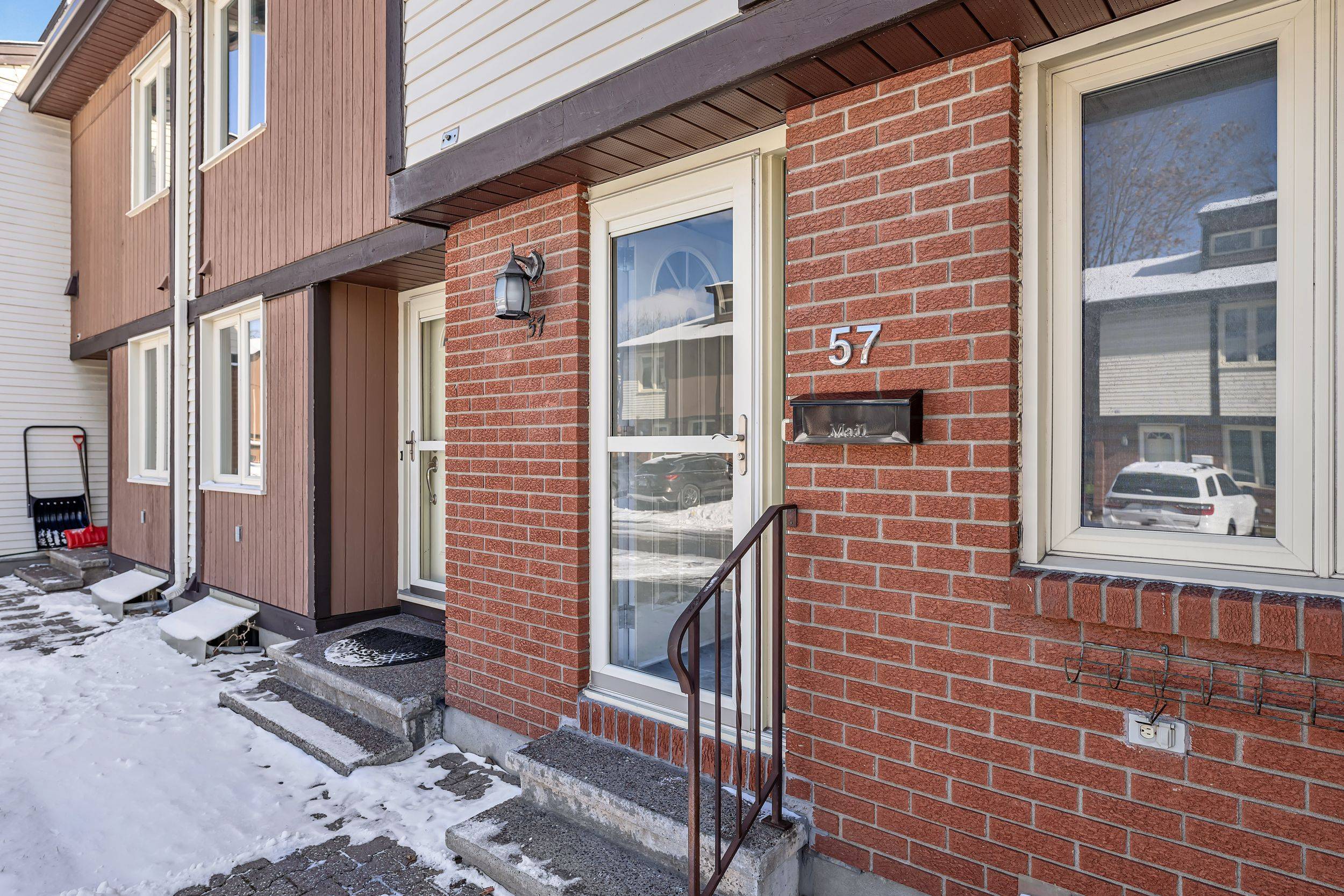 811 Connaught AVE #57, Britannia Heights - Queensway Terrace N And Area, ON K2B 8K3