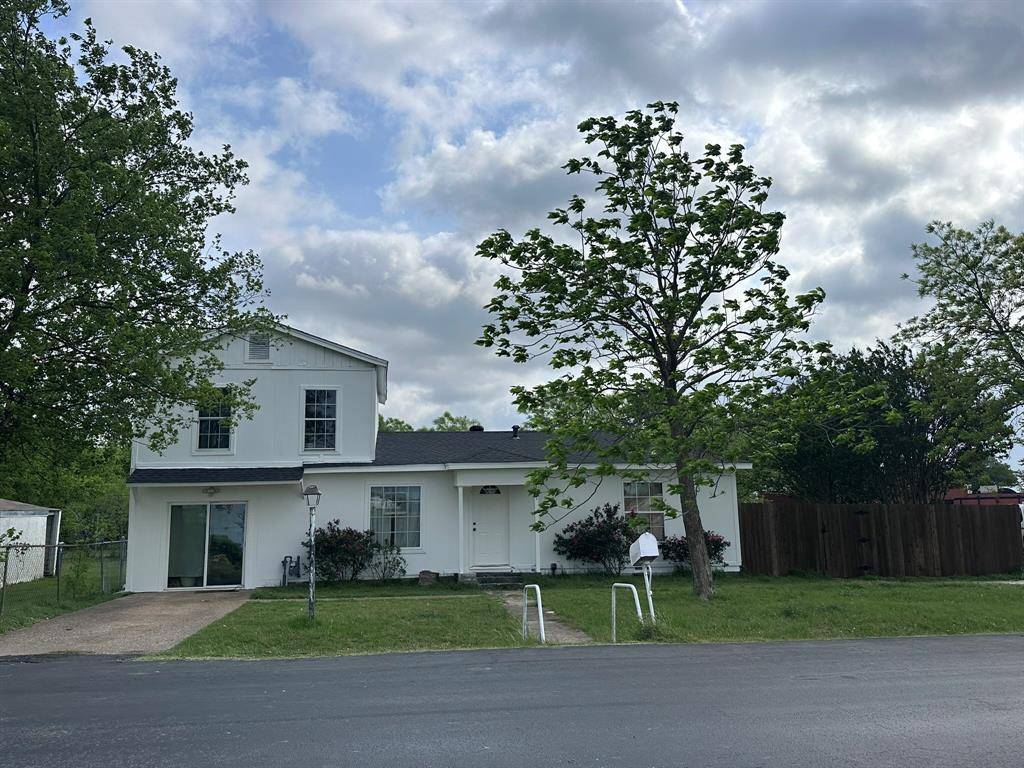 211 Sunnyside Drive, Waxahachie, TX 75165