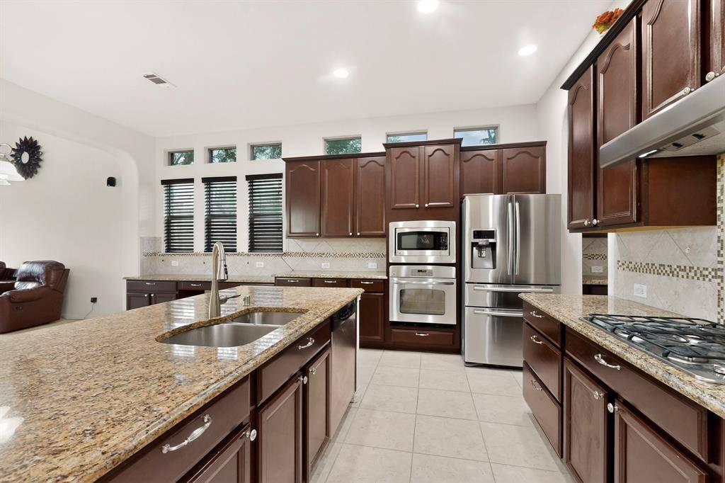 2440 Lismore Lane, Irving, TX 75063