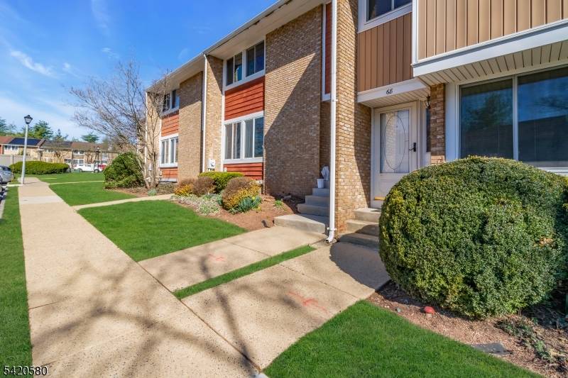 68 Chestnut Ct, Hillsborough Twp., NJ 08844