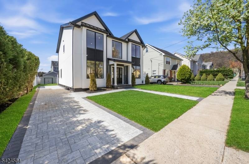 171 Edison St, Clifton City, NJ 07013