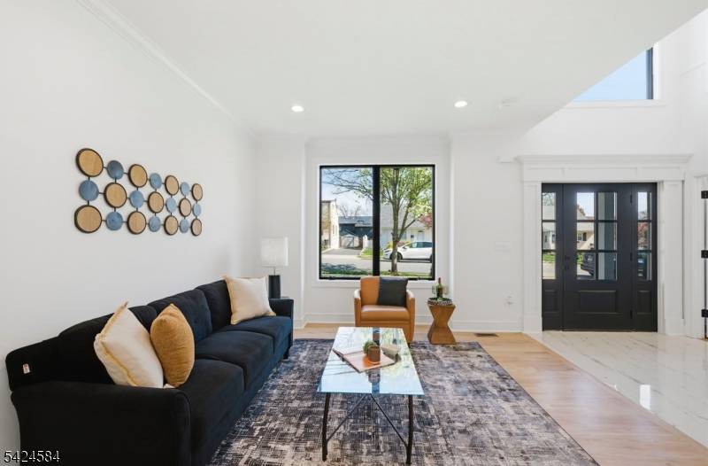 171 Edison St, Clifton City, NJ 07013