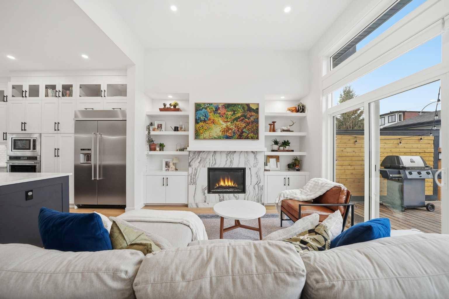 4940 20 AVE NW, Calgary, AB T3B 0V5