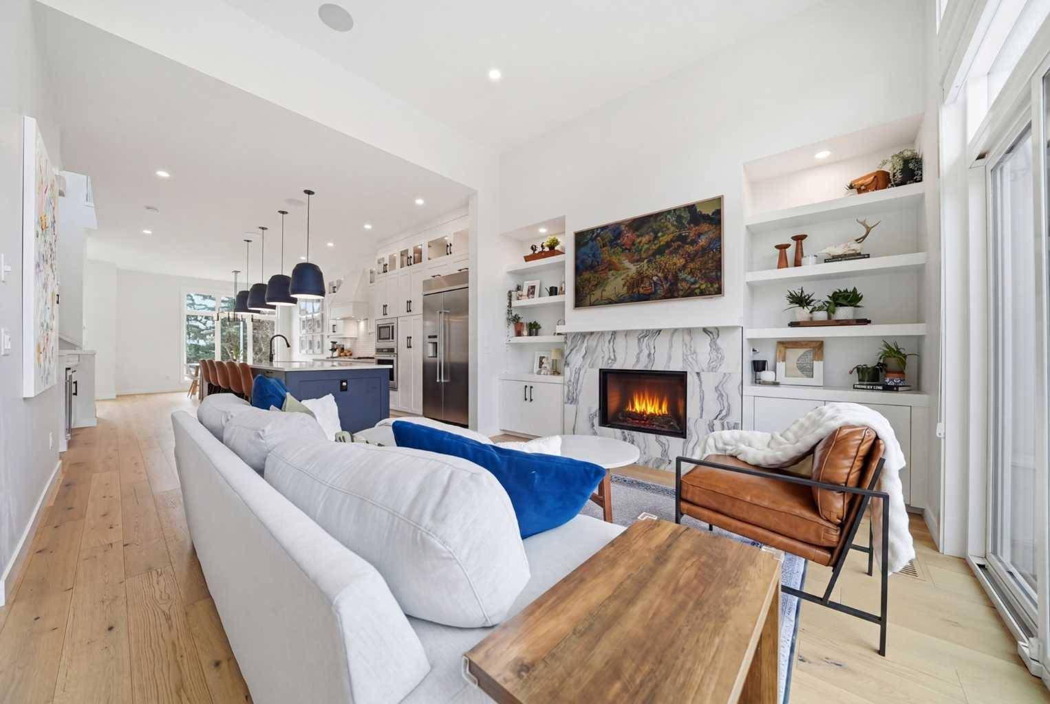 4940 20 AVE NW, Calgary, AB T3B 0V5