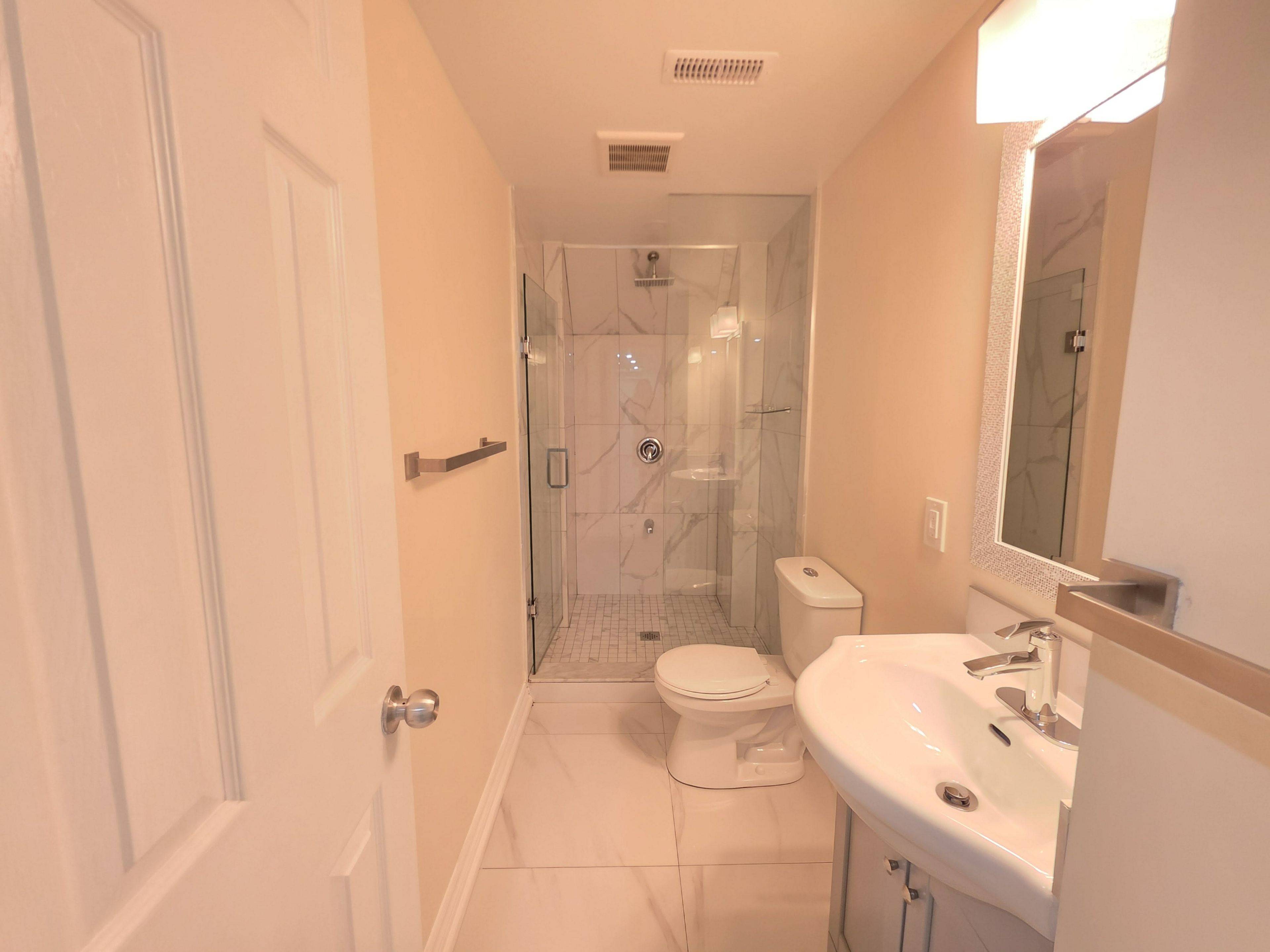 14 Schoolbridge ST #Basement, Ajax, ON L1T 4Z2