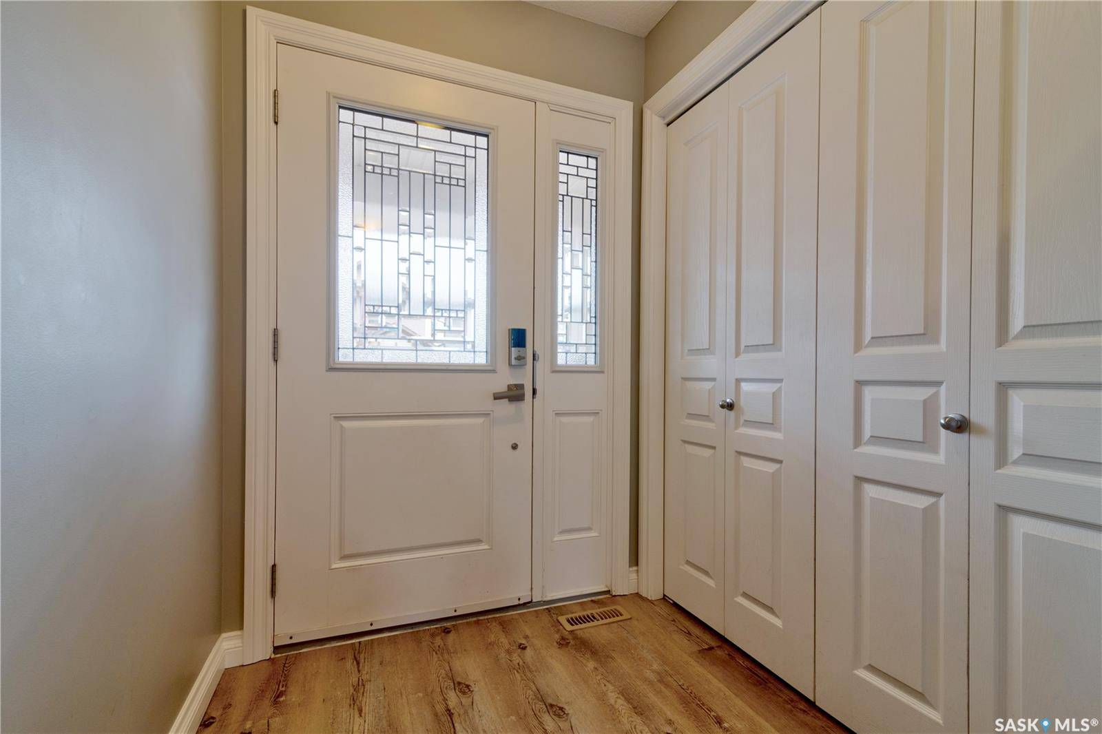 8717 Archer LANE, Regina, SK S4Y 0B9