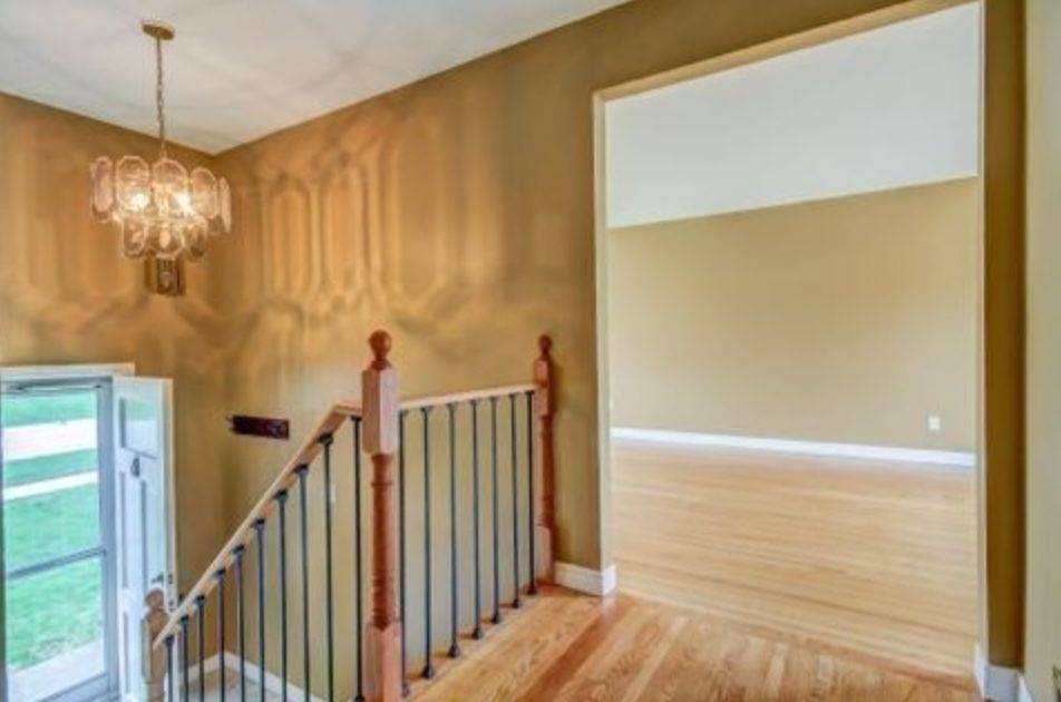 46 Miller RD #Upper, Oakville, ON L6H 1J6