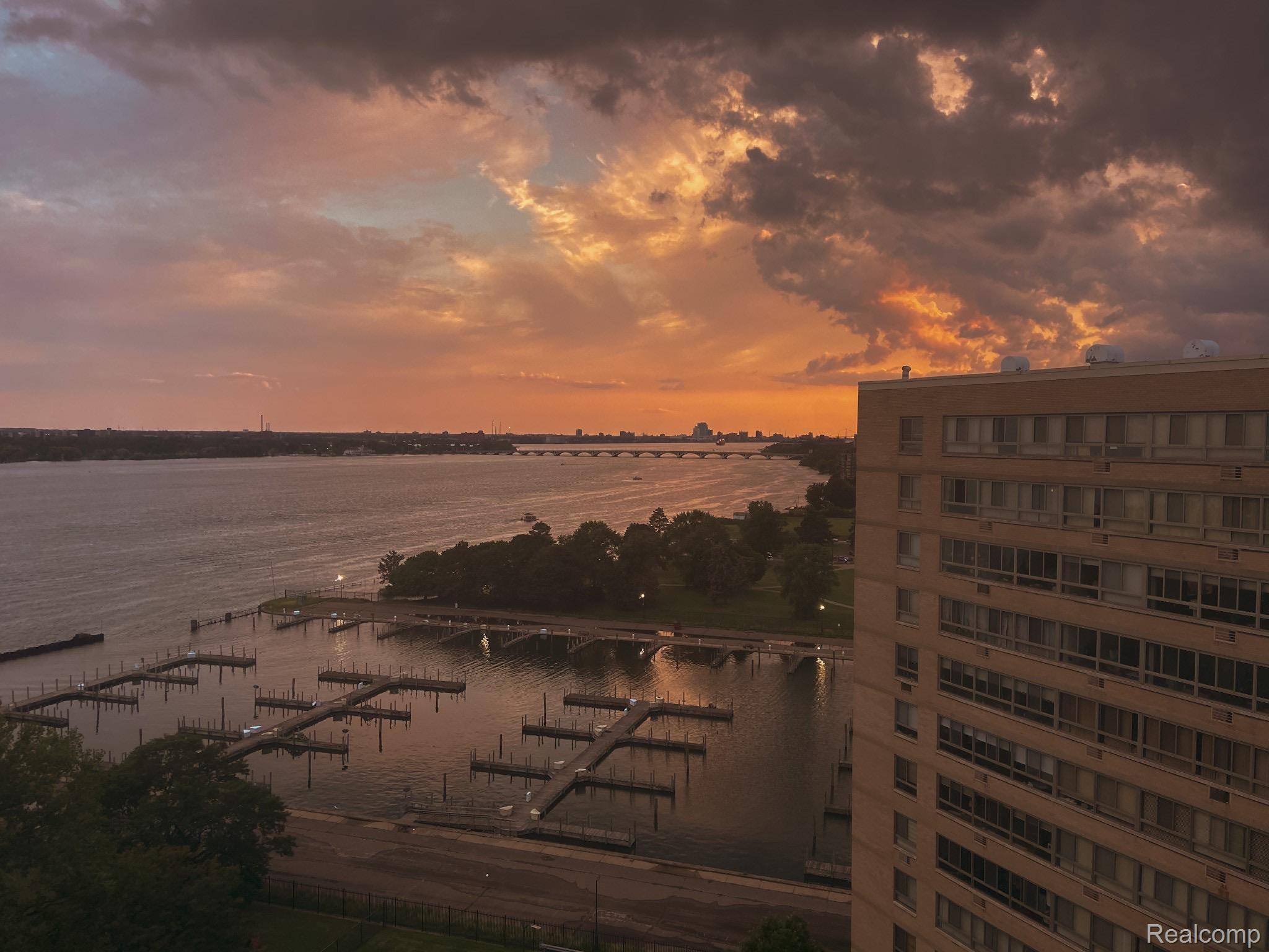 8900 E Jefferson AVE #123, Detroit, MI 48214