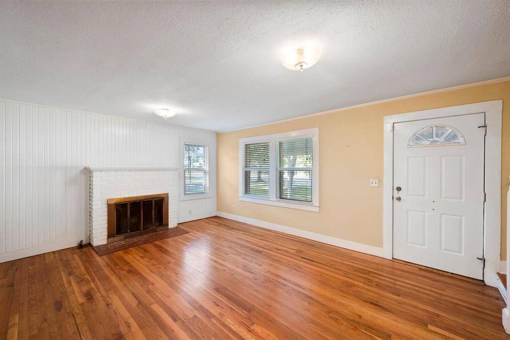 1512 Cardinal Road, Mansfield, TX 76063