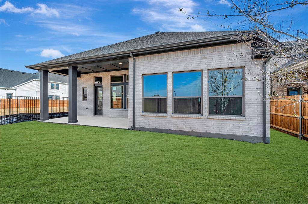 7836 Pondview Lane, Fort Worth, TX 76123