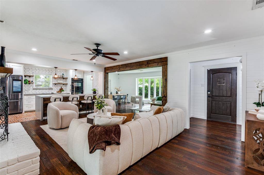 10008 Tim Tam Circle, Dallas, TX 75229