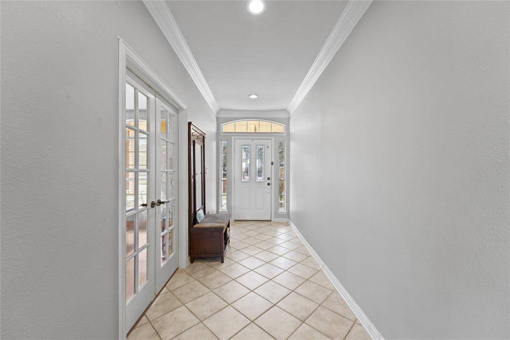 2011 Brianna Lane, Arlington, TX 76001