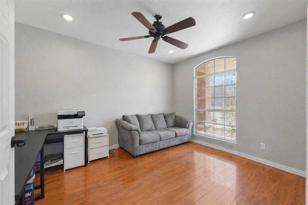 2011 Brianna Lane, Arlington, TX 76001