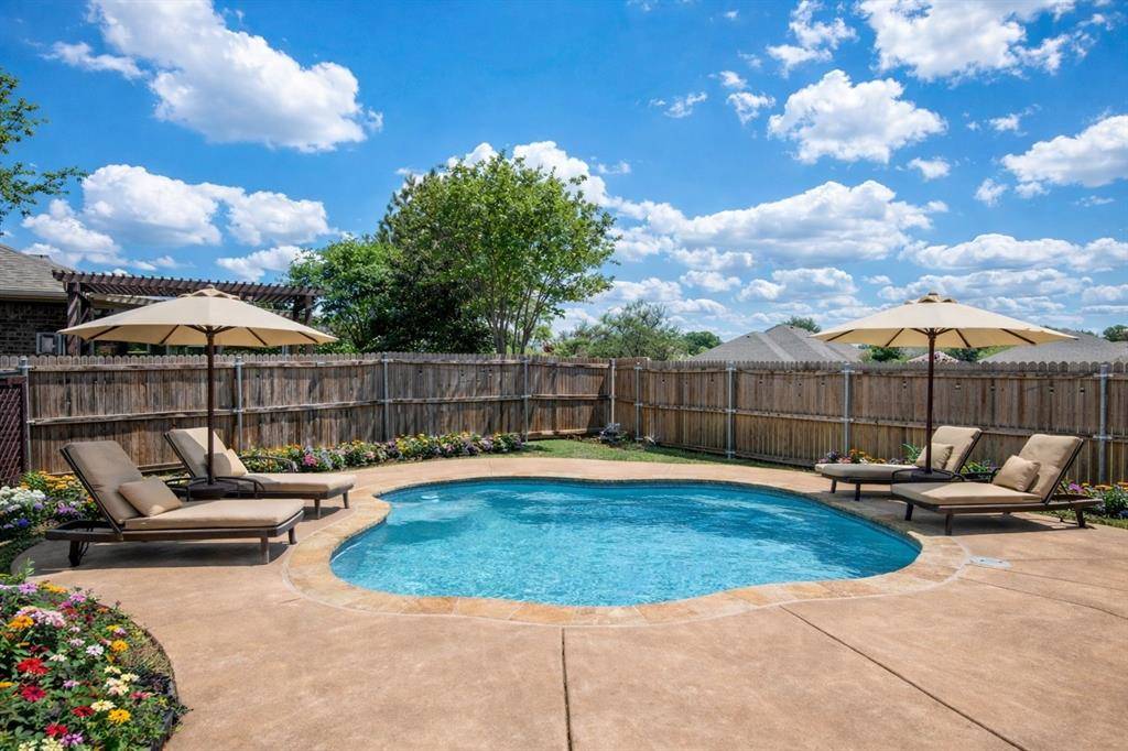 9257 Water Oak Drive, Arlington, TX 76002