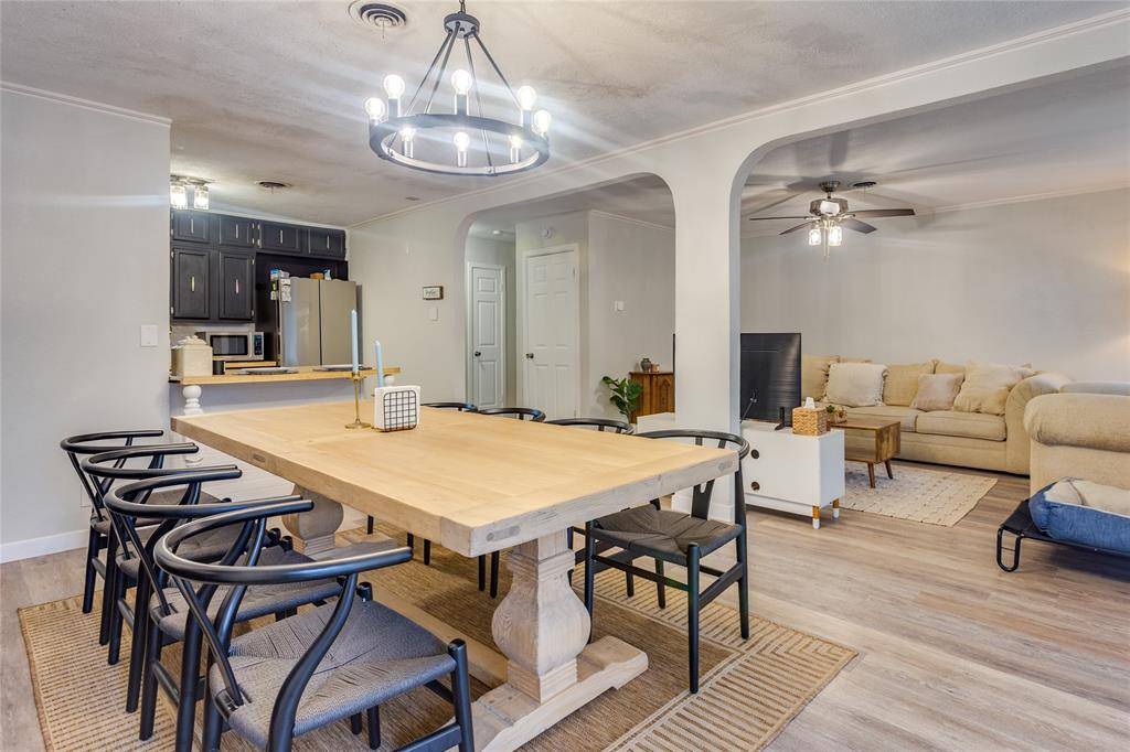 2012 Bradford Drive, Arlington, TX 76010