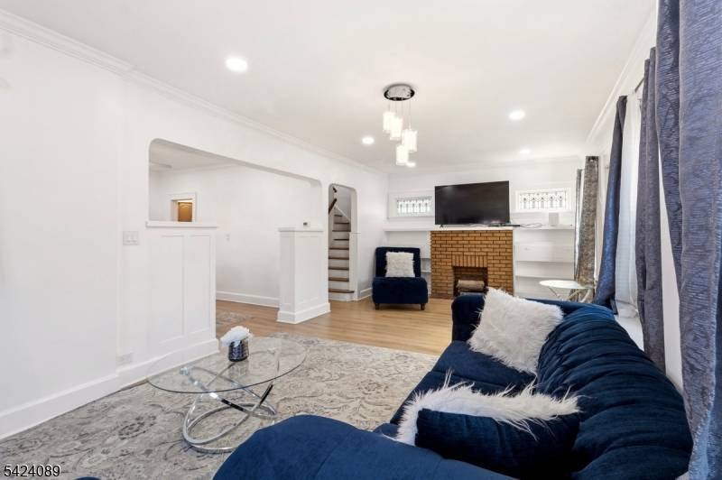 351 Park Ave, Rutherford Boro, NJ 07070