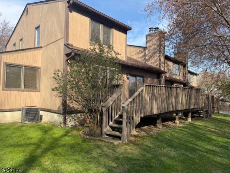 24 Ponds Cir., Wayne Twp., NJ 07470