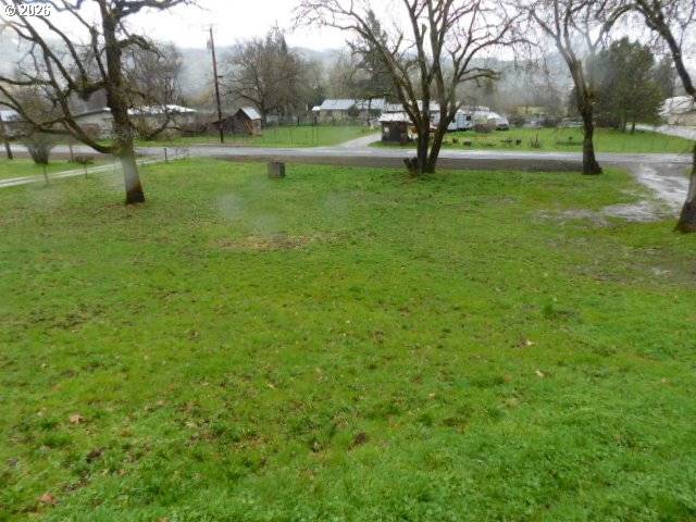 3464 GLENBROOK LOOP RD, Riddle, OR 97469