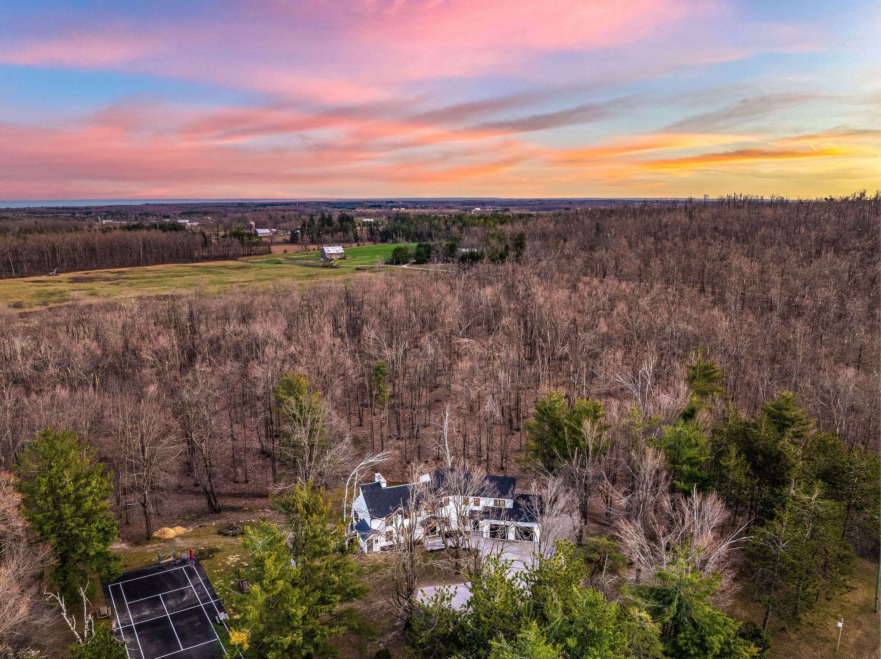 1359 Old Barrie RD E, Oro-medonte, ON L0L 1T0