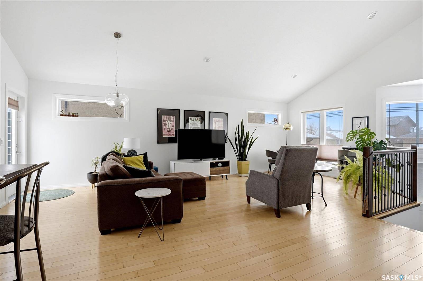 4014 Cumberland ROAD E, Regina, SK S4V 1E7