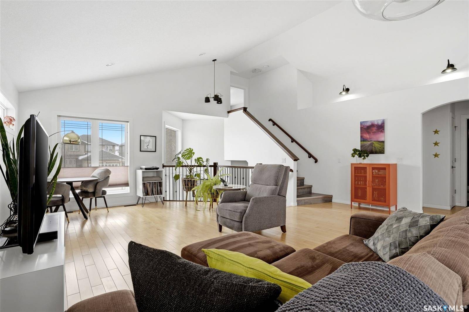 4014 Cumberland ROAD E, Regina, SK S4V 1E7