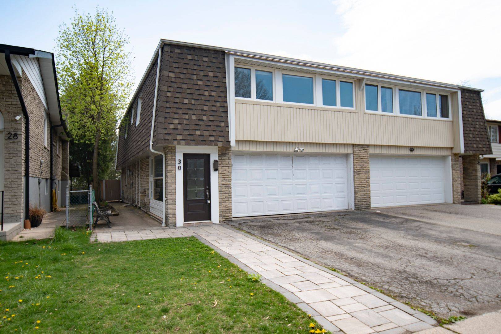 30 Orsett ST #Main Fl, Oakville, ON L6H 2N9