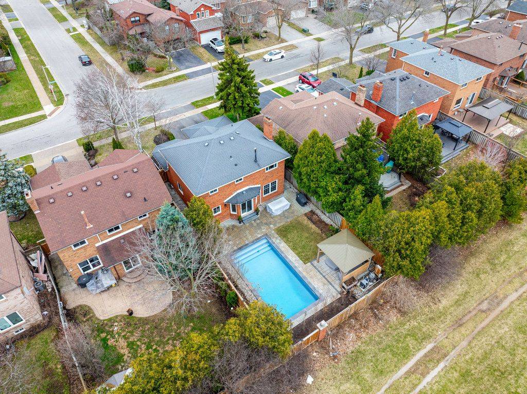 1531 Stoneybrook TRL, Oakville, ON L6M 2R4