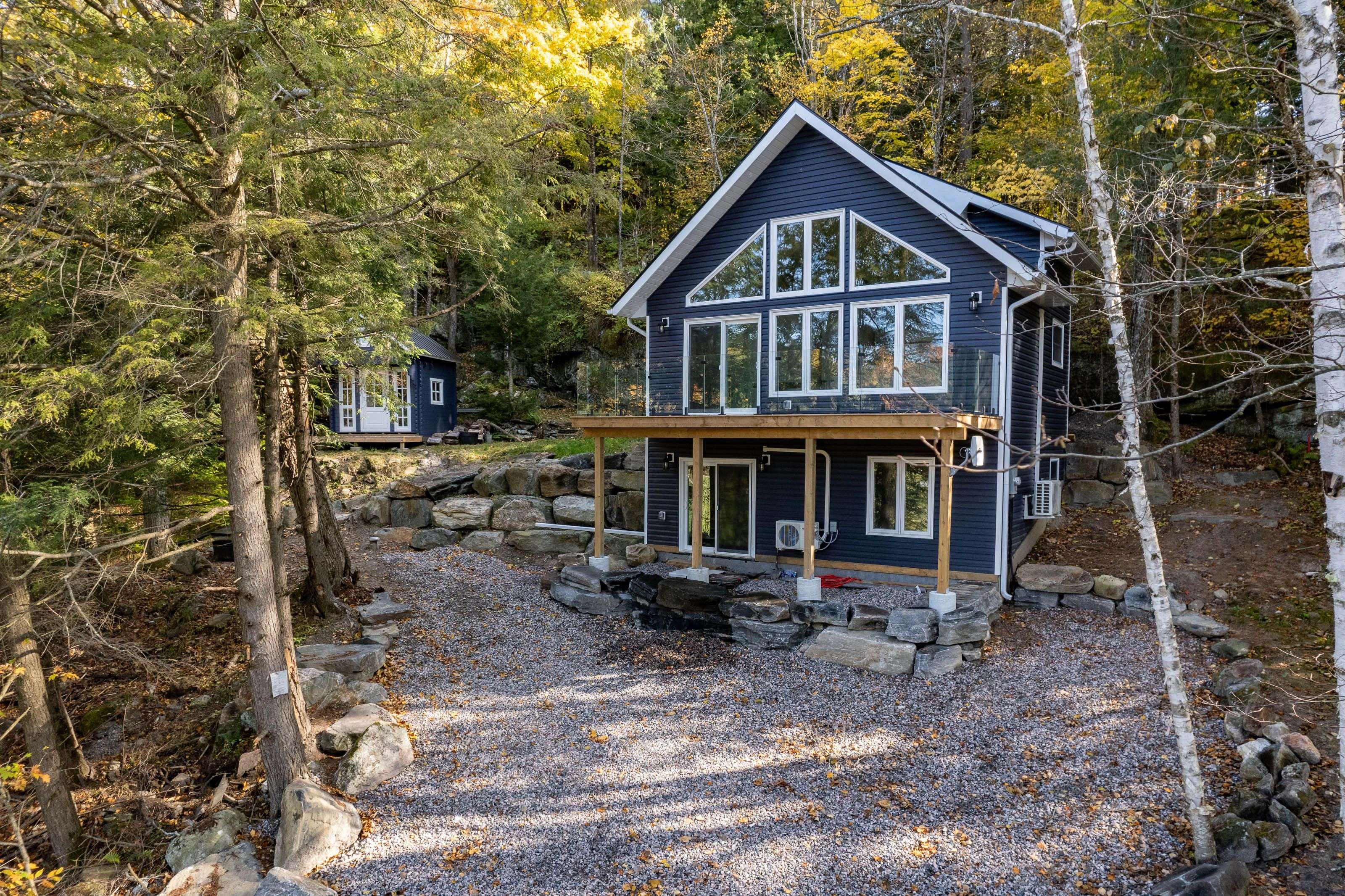 1361 Rosseau Lake 2 RD, Muskoka Lakes, ON P0B 1M0