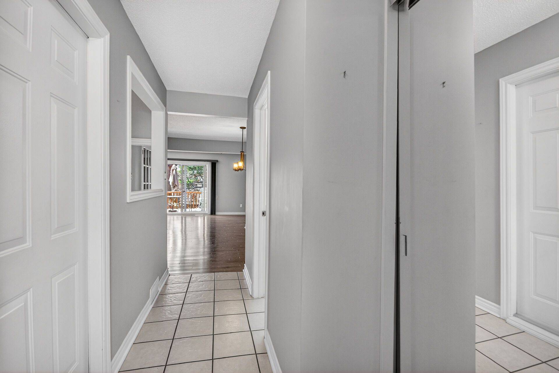 47 Sunridge LN #10, Barrhaven, ON K2J 2N9