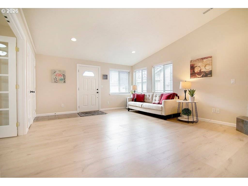 18 WILLOW POINTE LOOP, Longview, WA 98632