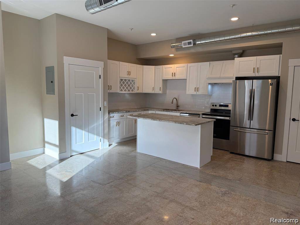 23742 Greater Mack AVE, St. Clair Shores, MI 48080