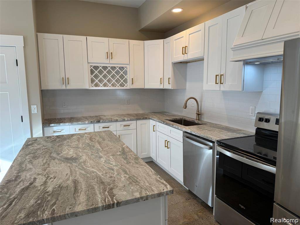 23742 Greater Mack AVE, St. Clair Shores, MI 48080