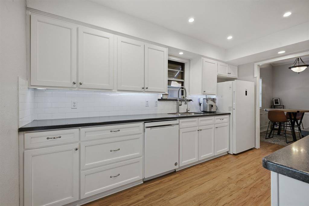 1607 Little Creek Drive, Waxahachie, TX 75165