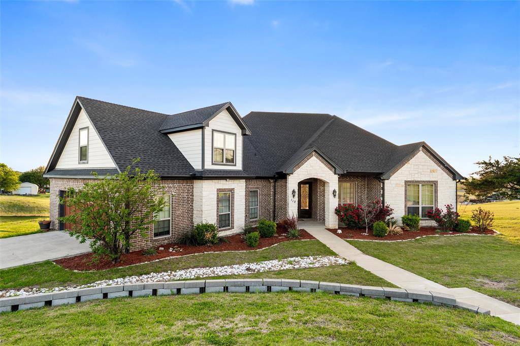 110 Eagles Roost Circle, Ennis, TX 75119