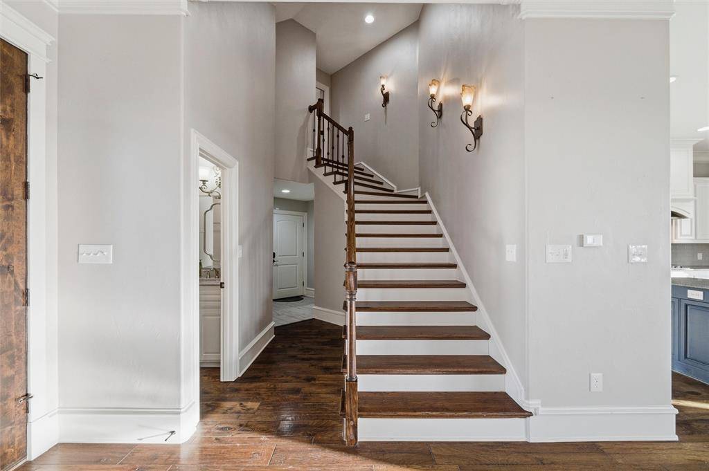 110 Eagles Roost Circle, Ennis, TX 75119