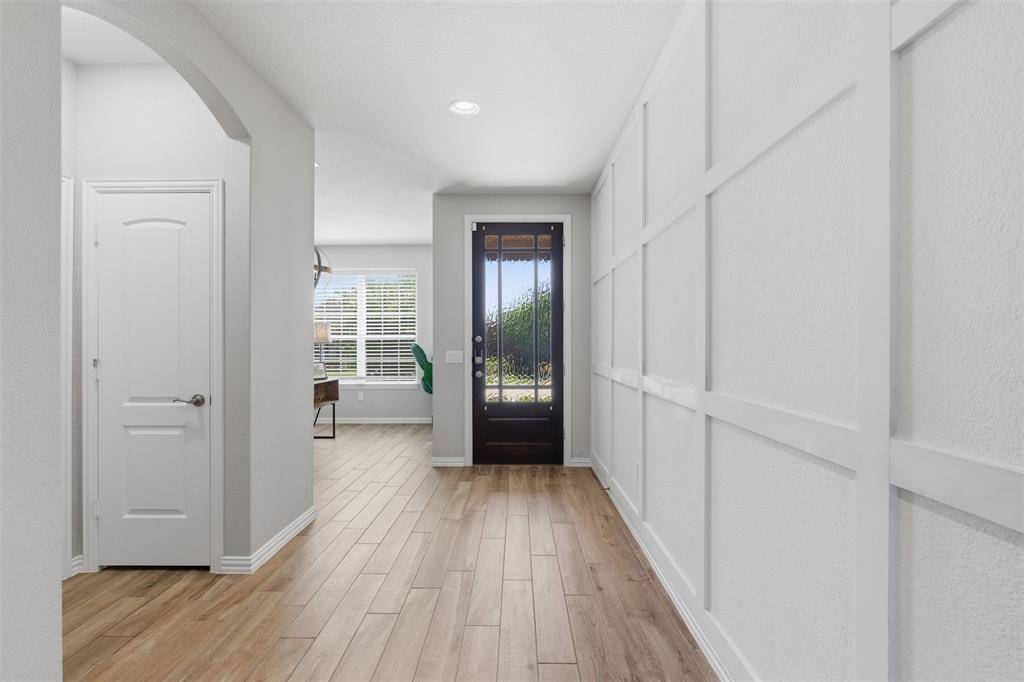 9437 Trailway Drive, Oak Point, TX 75068