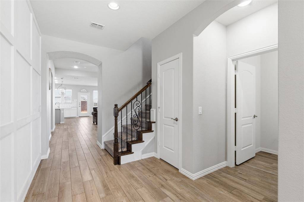 9437 Trailway Drive, Oak Point, TX 75068