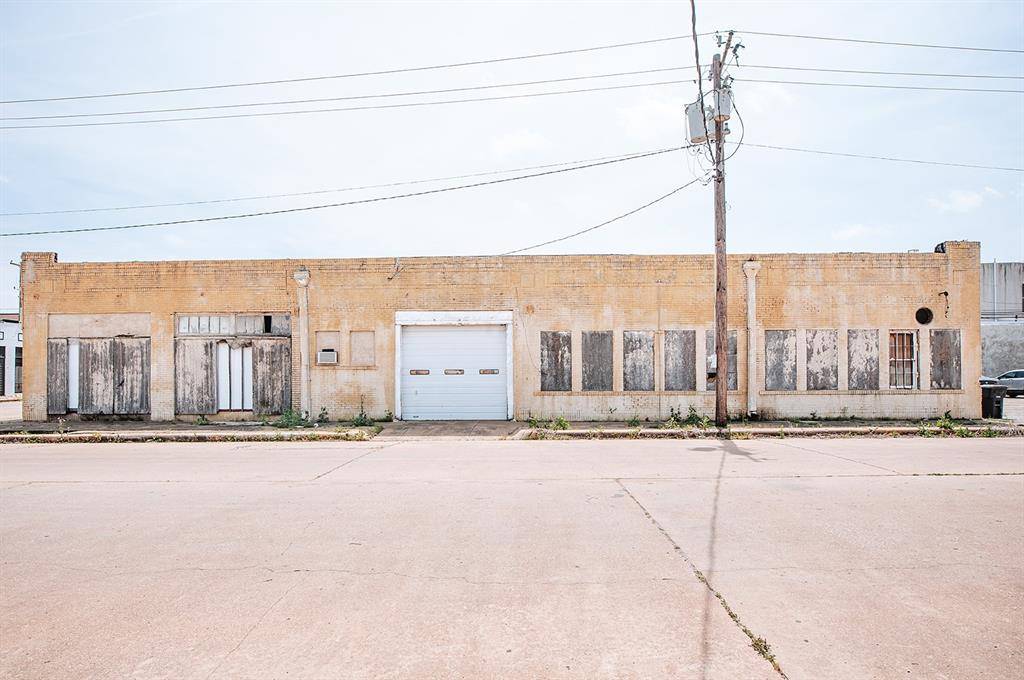 213 N Blackburn Street, Brady, TX 76825
