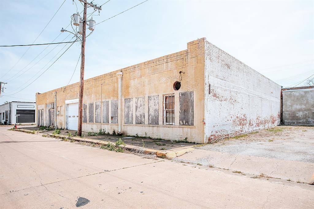 213 N Blackburn Street, Brady, TX 76825