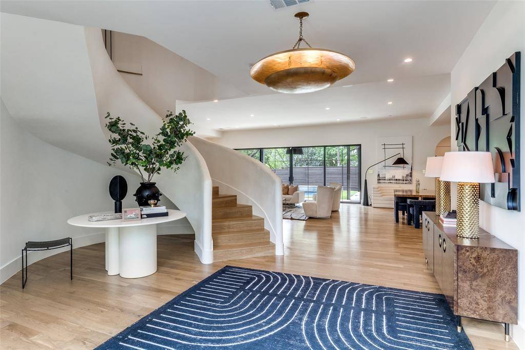 7122 Lakewood Boulevard, Dallas, TX 75214