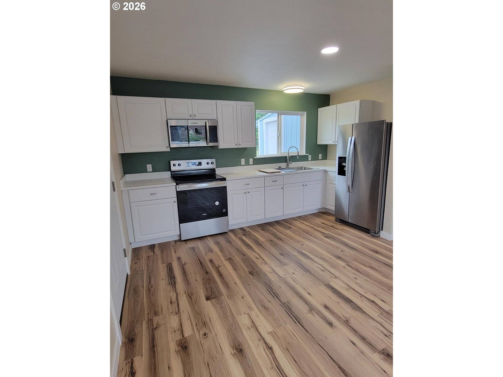 1619 NW MULHOLLAND DR, Roseburg, OR 97470