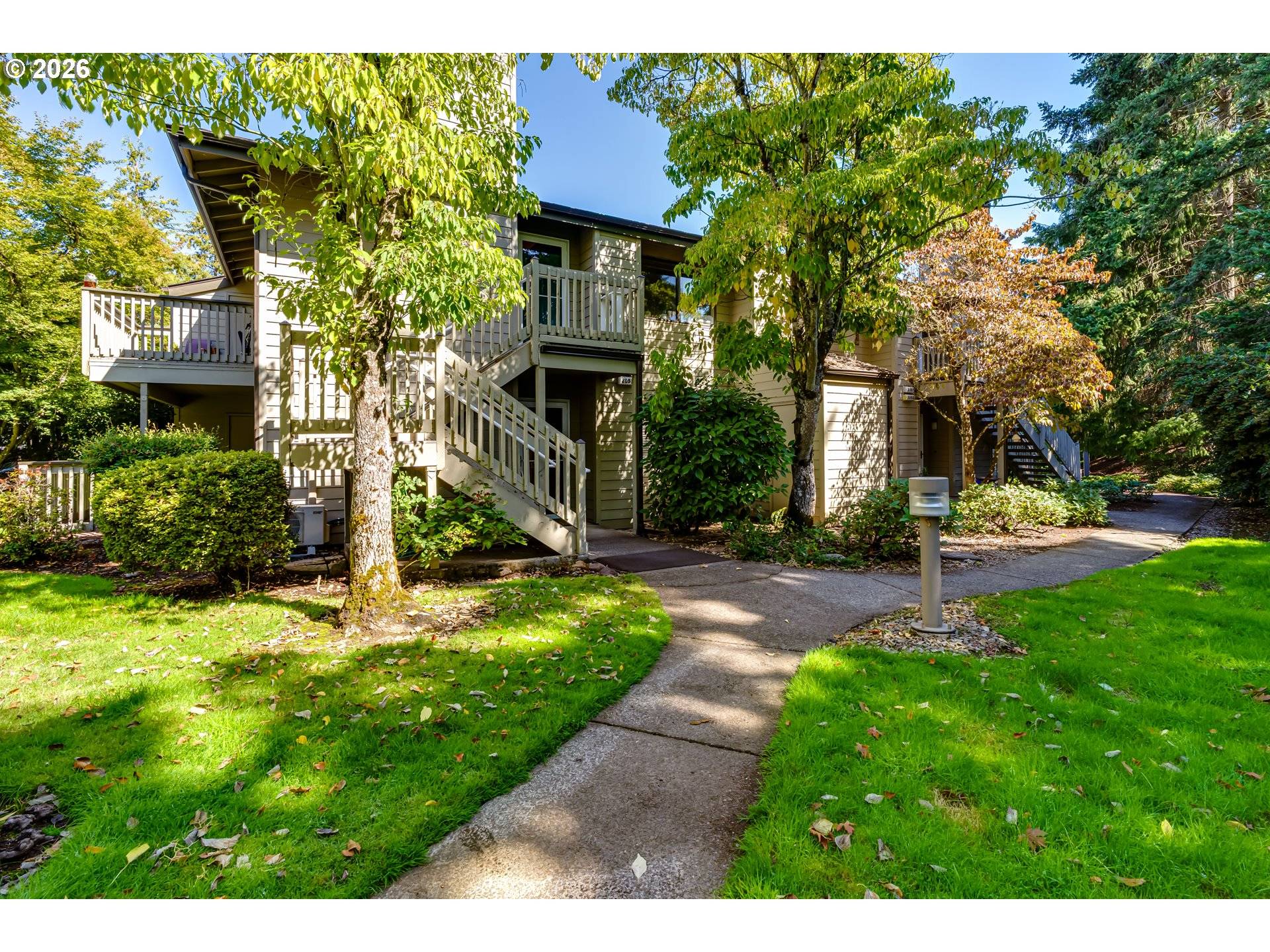 2051 LAKE ISLE TER, Eugene, OR 97401