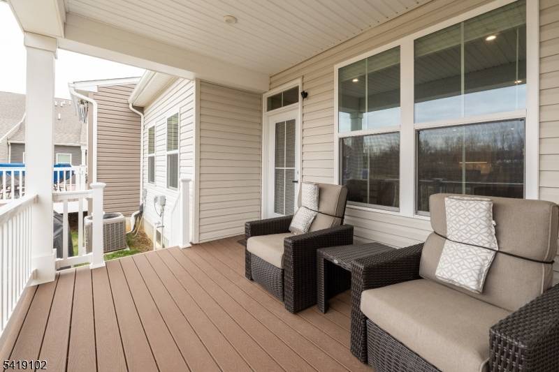 18 Sparrowhawk St, Washington Twp., NJ 07882