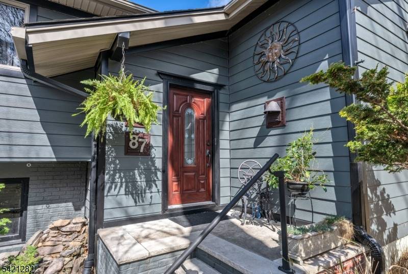 87 Buena Vista Dr, Ringwood Boro, NJ 07456